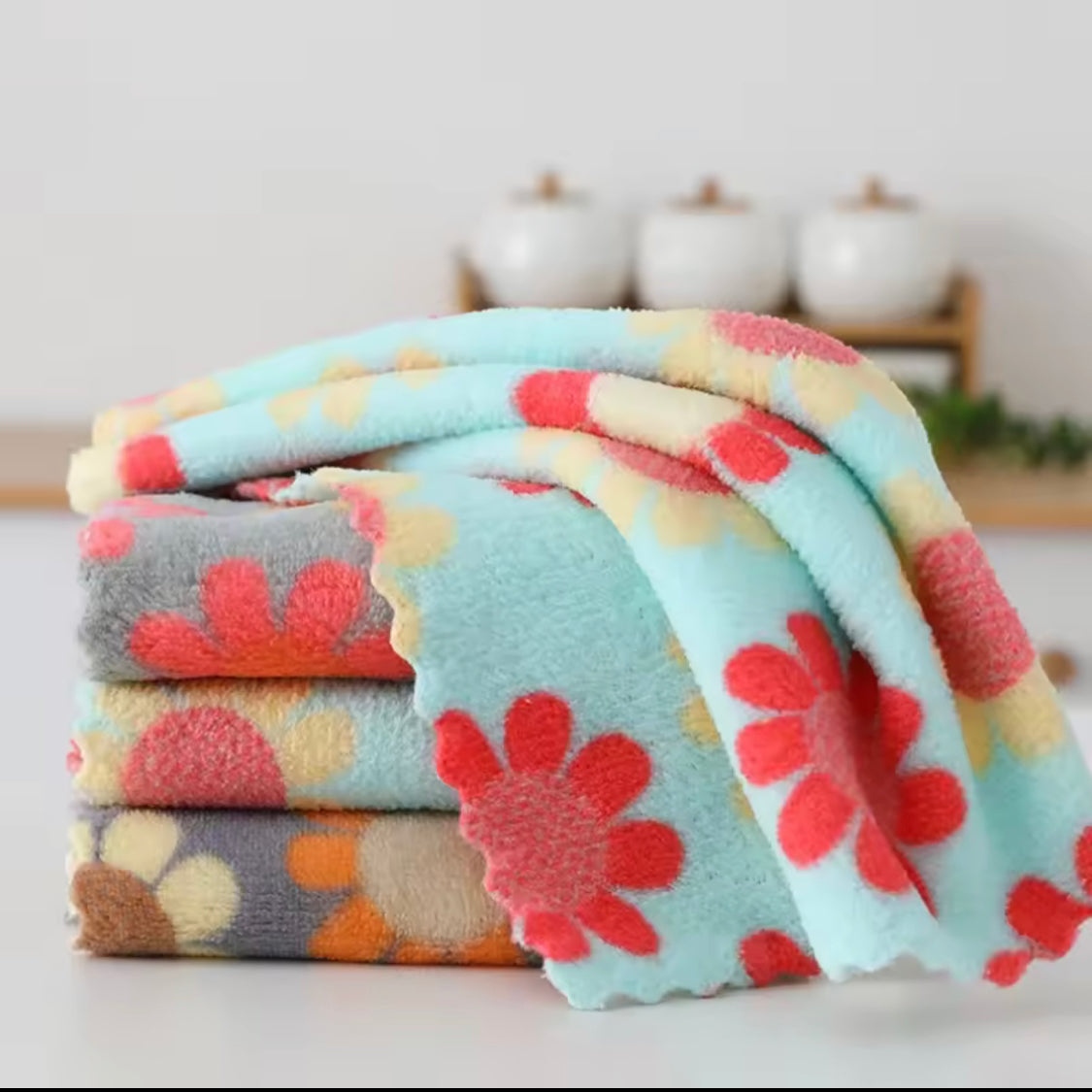 Set Of 5 Kitchen Cleaning Cloth, Soft Absorbent Dishcloth, Coral Fleece Wiping Towel Rags Set Of 5 Kitchen Cleaning Cloth, Soft Absorbent Dishcloth, Coral Fleece Wiping Towel Rags